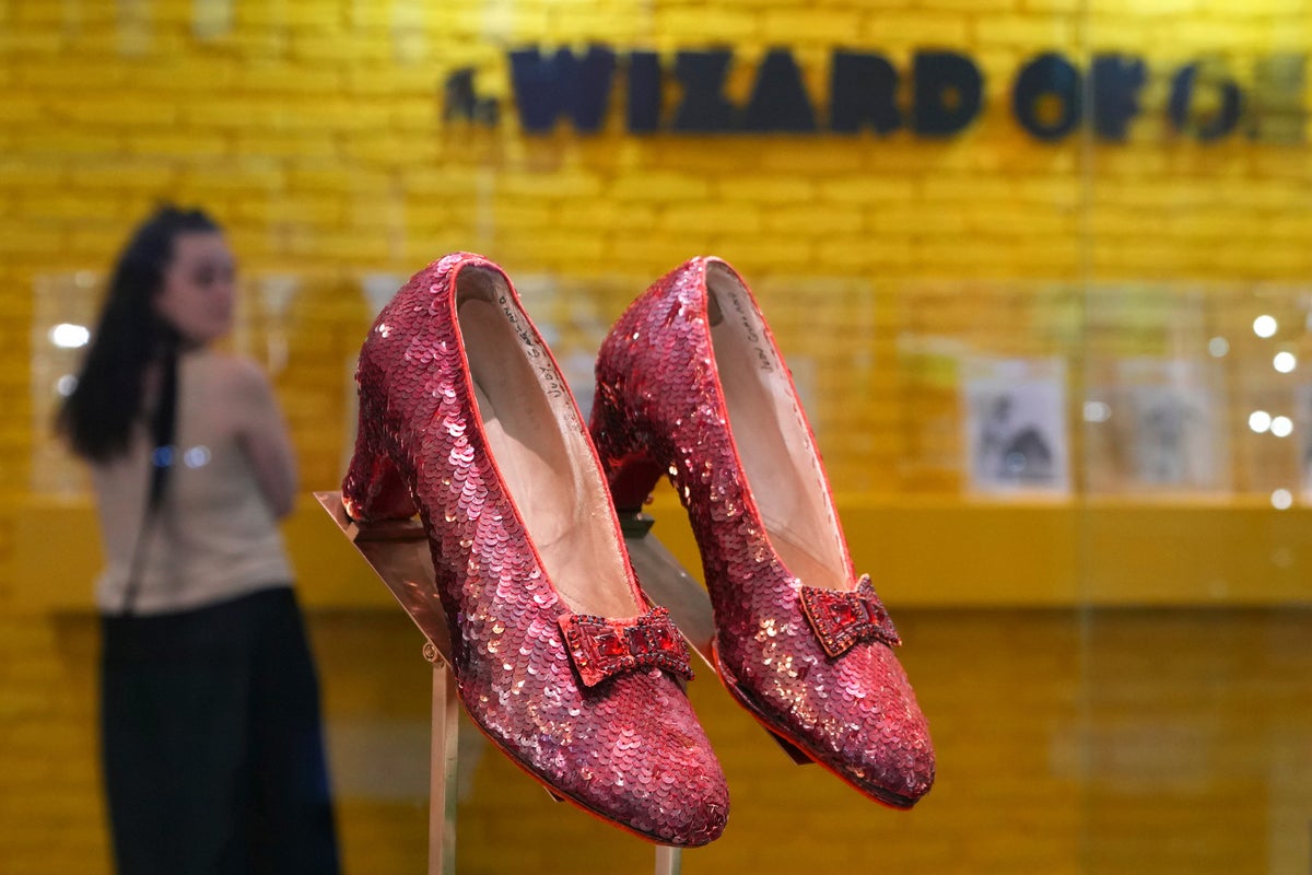 Prosecutors say Minnesota man accused of hiding stolen ruby slippers from 'The Wizard of Oz' is dead