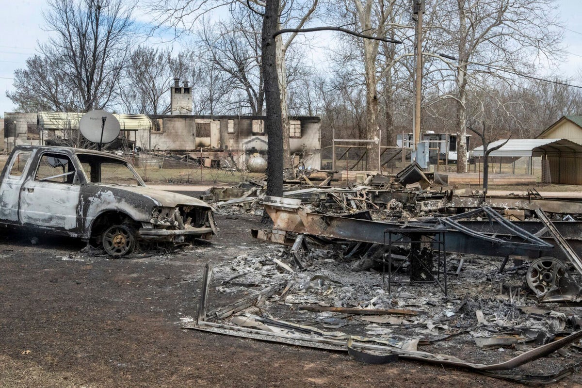 High winds continue to threaten Oklahoma after wildfires destroyed and damaged hundreds of homes