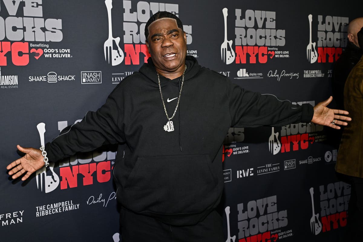 Heat-Knicks game is delayed after Tracy Morgan gets sick at Madison Square Garden