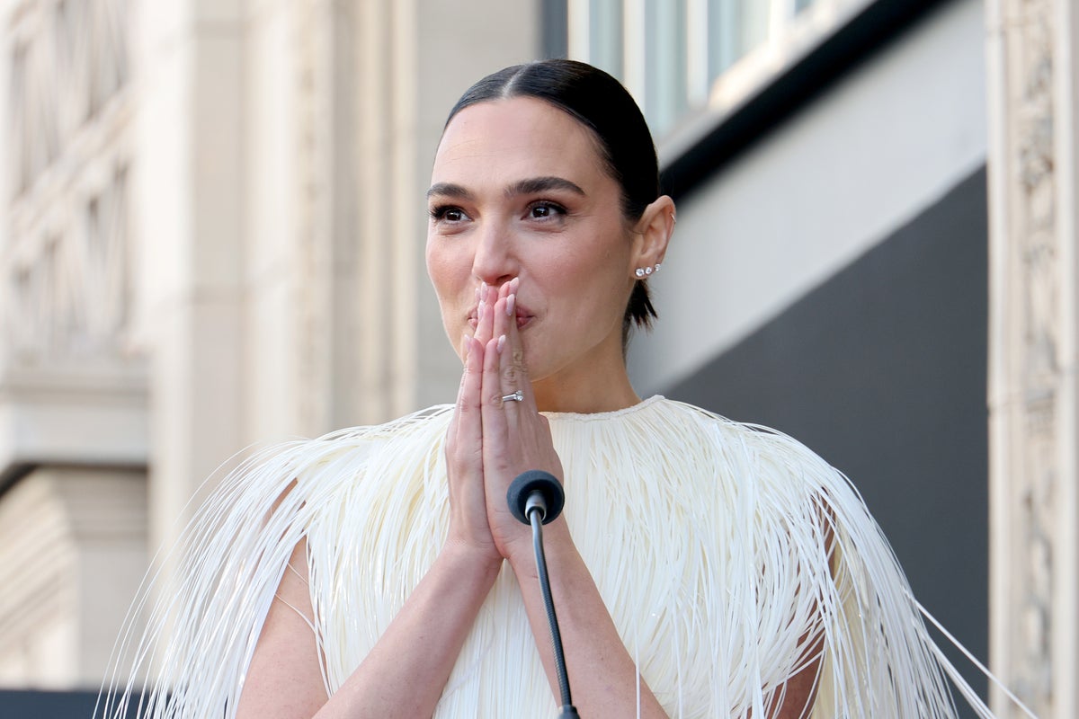 Gal Gadot’s Hollywood Walk of Fame ceremony interrupted by pro-Israel and pro-Palestinian protesters Gal Gadot’s Hollywood Walk of Fame ceremony interrupted by pro-Israel and pro-Palestinian protesters