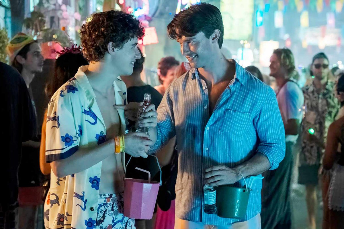 Patrick Schwarzenegger’s reaction to incest kiss scene revealed by co-stars Patrick Schwarzenegger’s reaction to incest kiss scene revealed by co-stars