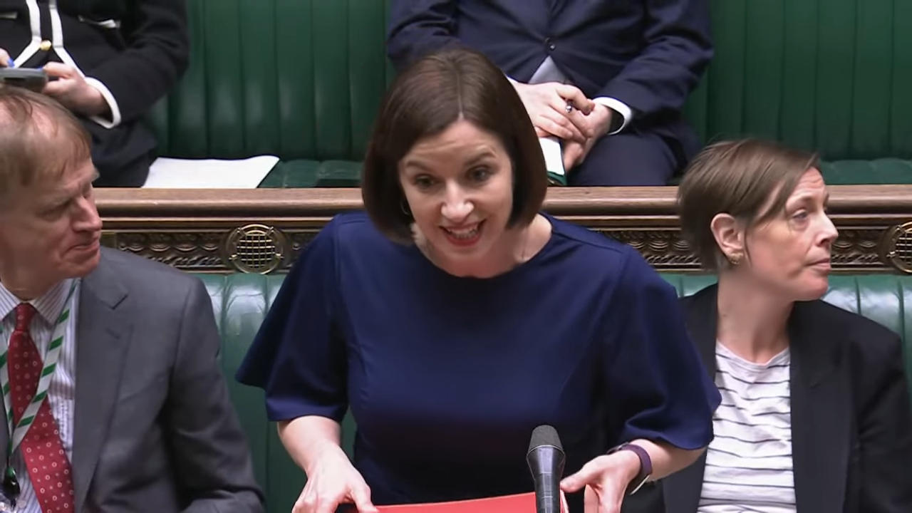 Bridget Phillipson is considering plans to introduce heat limits before schools are closed