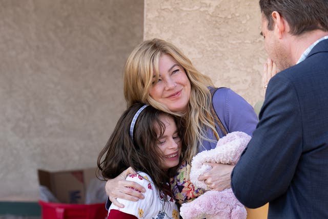 <p> Tras el dolor de una adopción fallida, la familia Barnett tiene una segunda oportunidad cuando reciben una llamada sobre una niña llamada Natalia. (Disney/Ser Baffo) IMOGEN FAITH REID, ELLEN POMPEO, MARK DUPLASS</p>