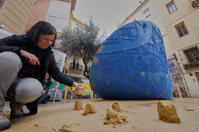 ESPAÑA-VALENCIA-INUNDACIONES-ESCULTURAS