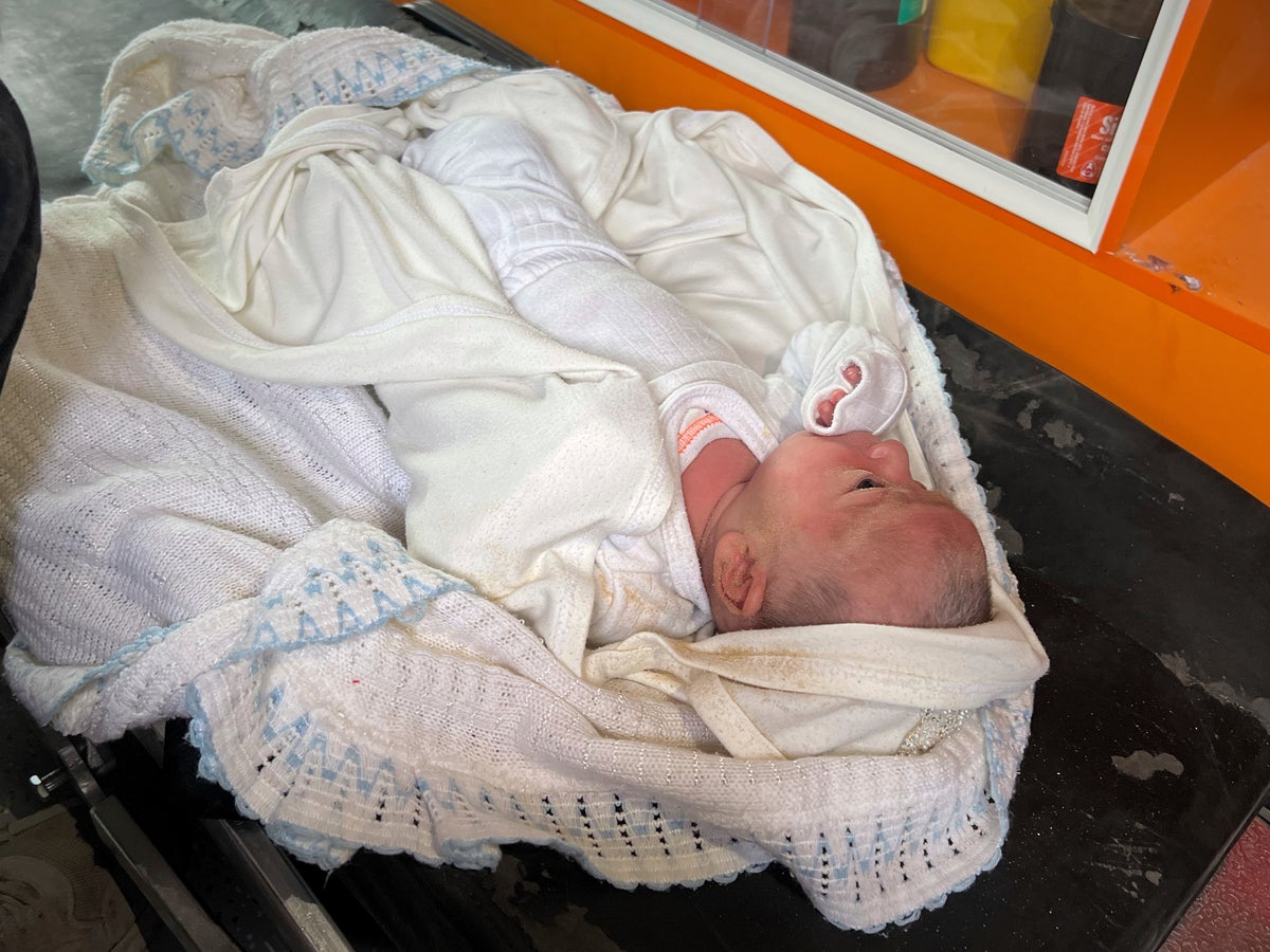 Buvijon jinsiy aloqa mashinasi tomonidan sikiladi Talabalar jinni surati