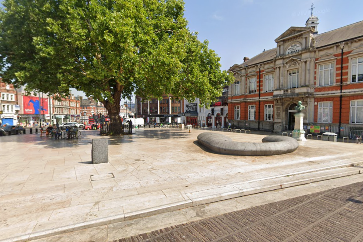 Man arrested on suspicion of murder after fatal stabbing in Brixton Man arrested on suspicion of murder after fatal stabbing in Brixton