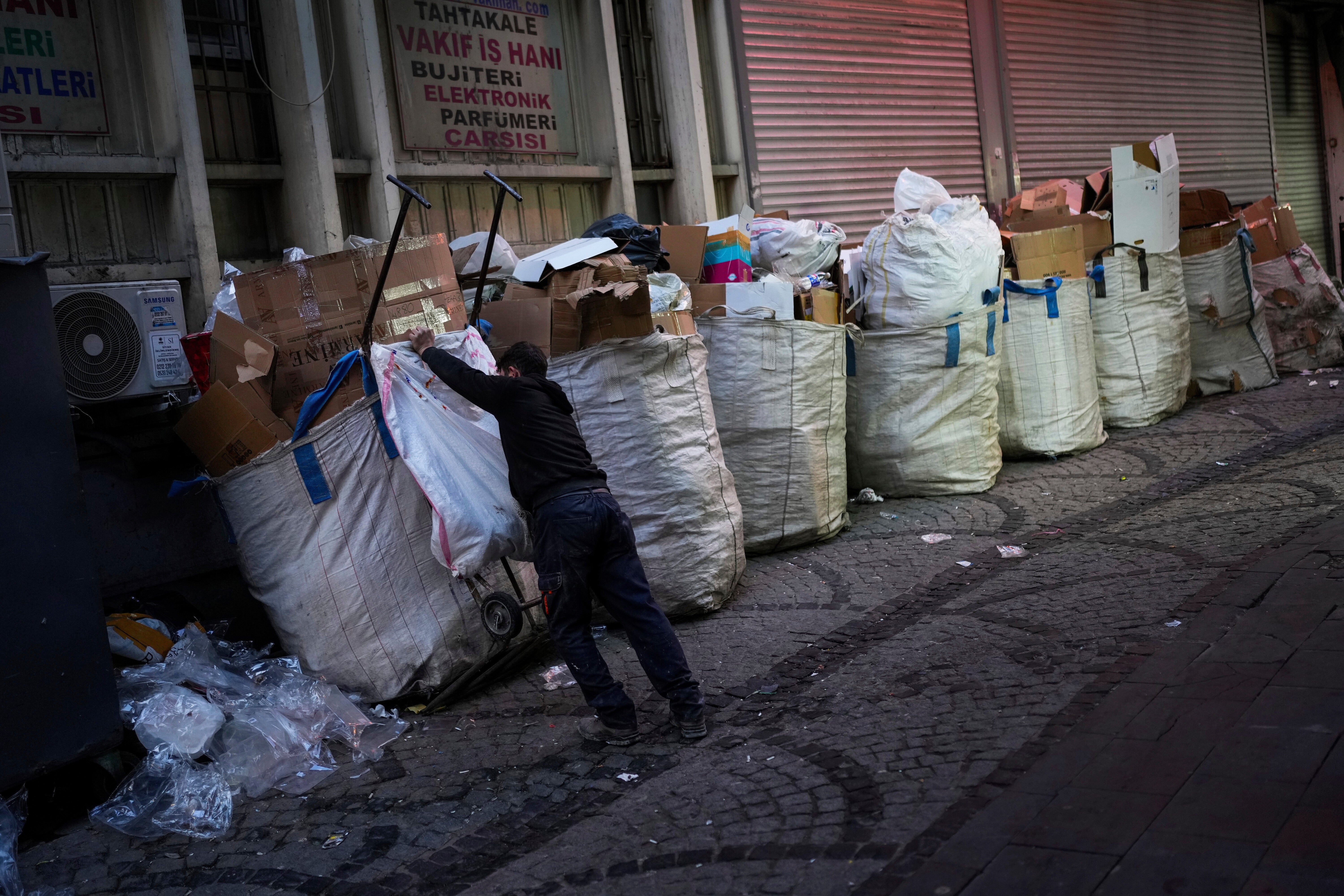 Turkey Garbage Collectors Photo Essay