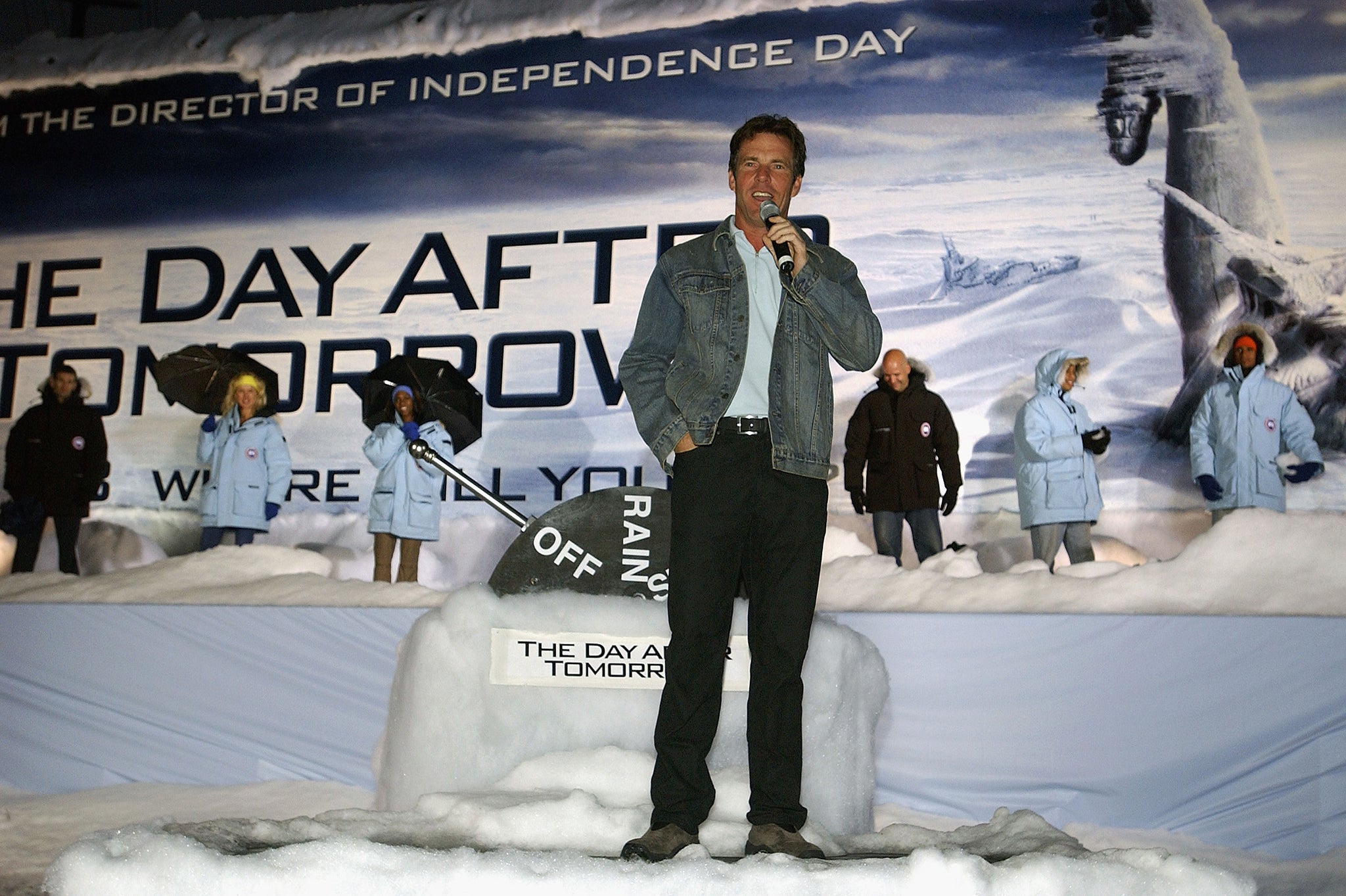 Dennis Quaid promotes ‘The Day After Tomorrow’ in 2004