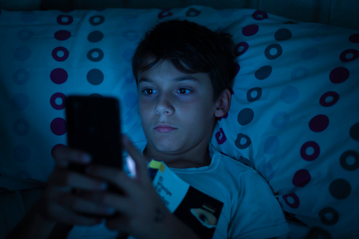 How to get your teenager off their phone and into bed How to get your teenager off their phone and into bed