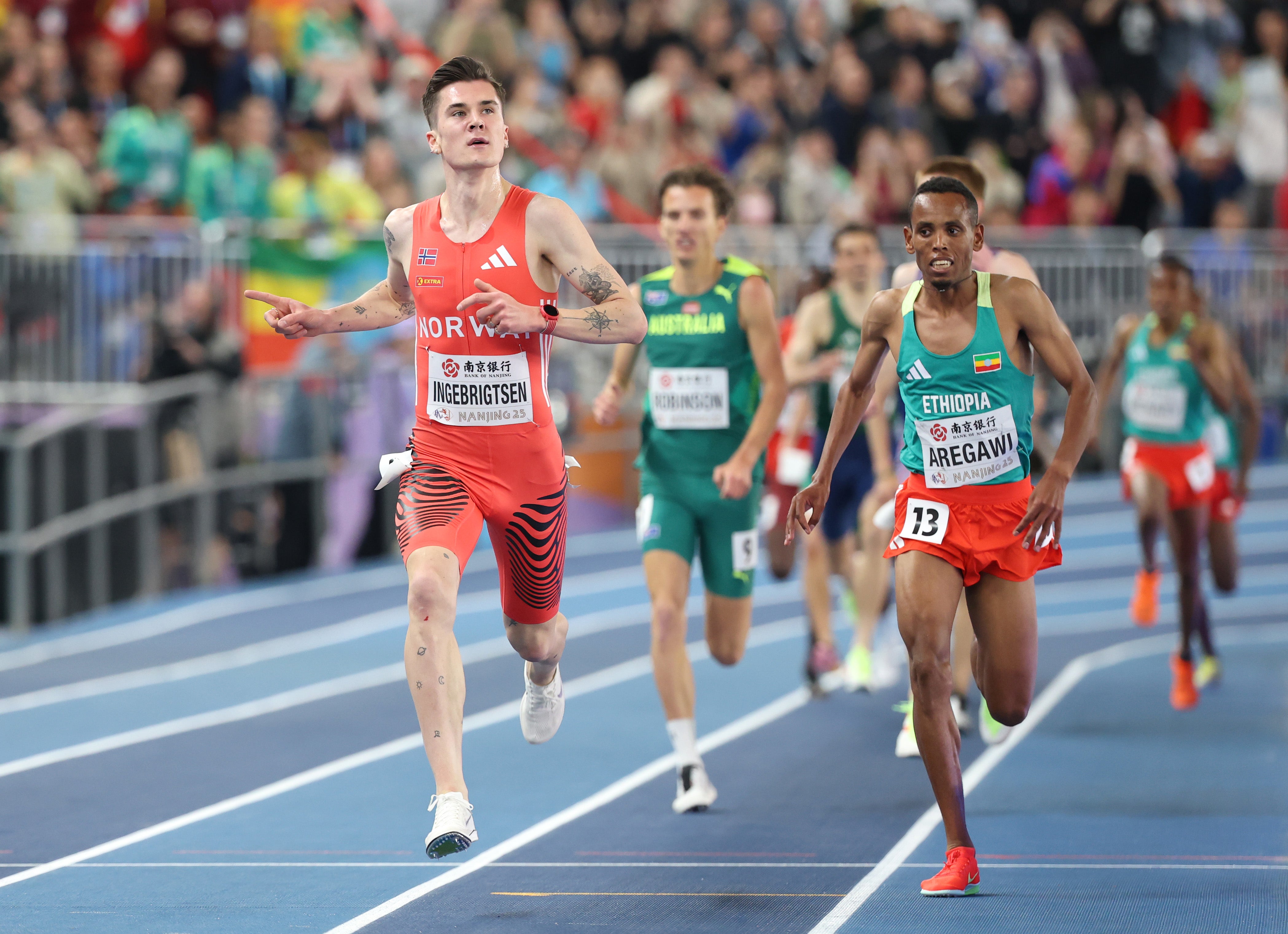 Jakob Ingebrigtsen surged to a middle-distance win