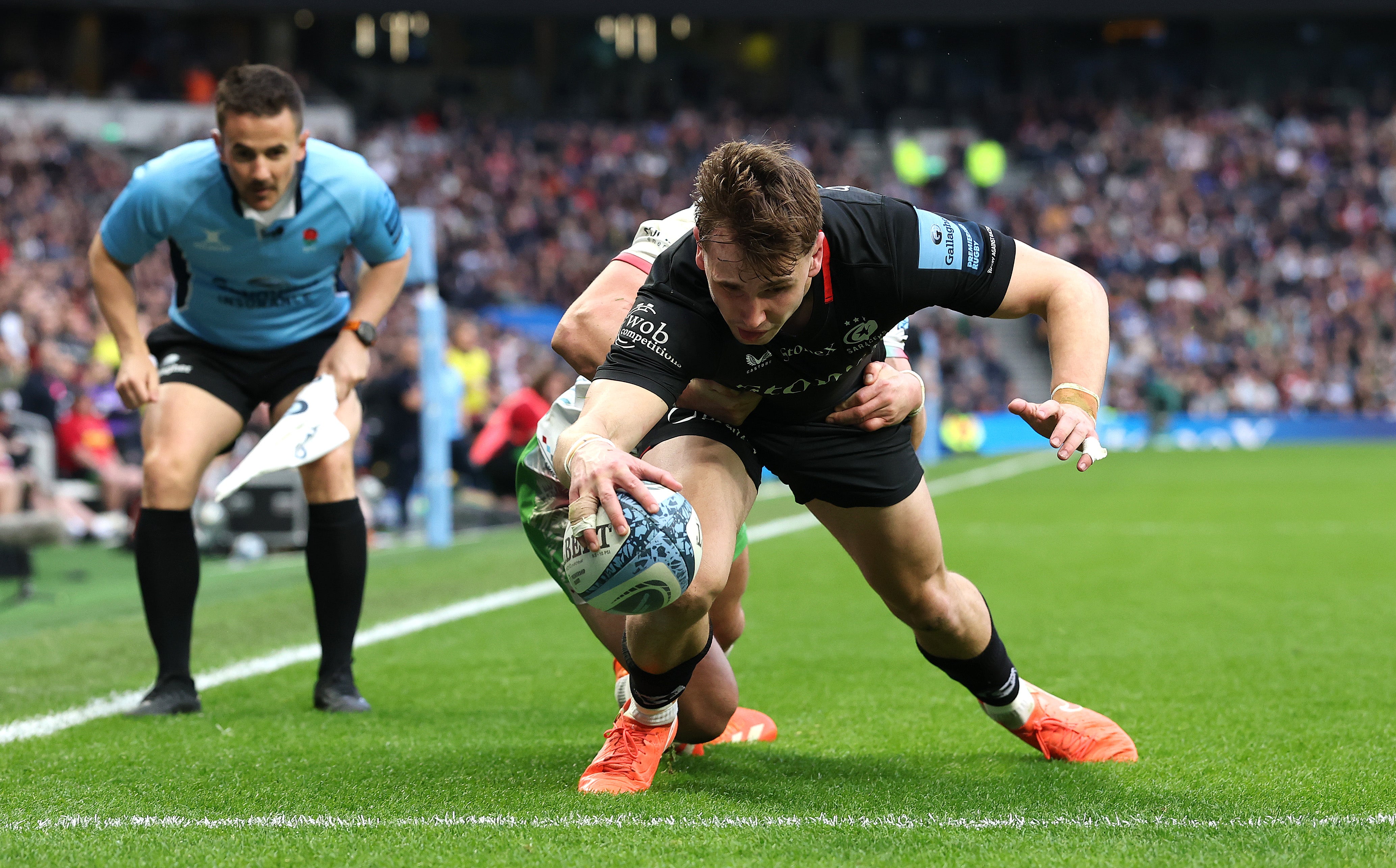 Tobias Elliott scored on the stroke of half time for Saracens