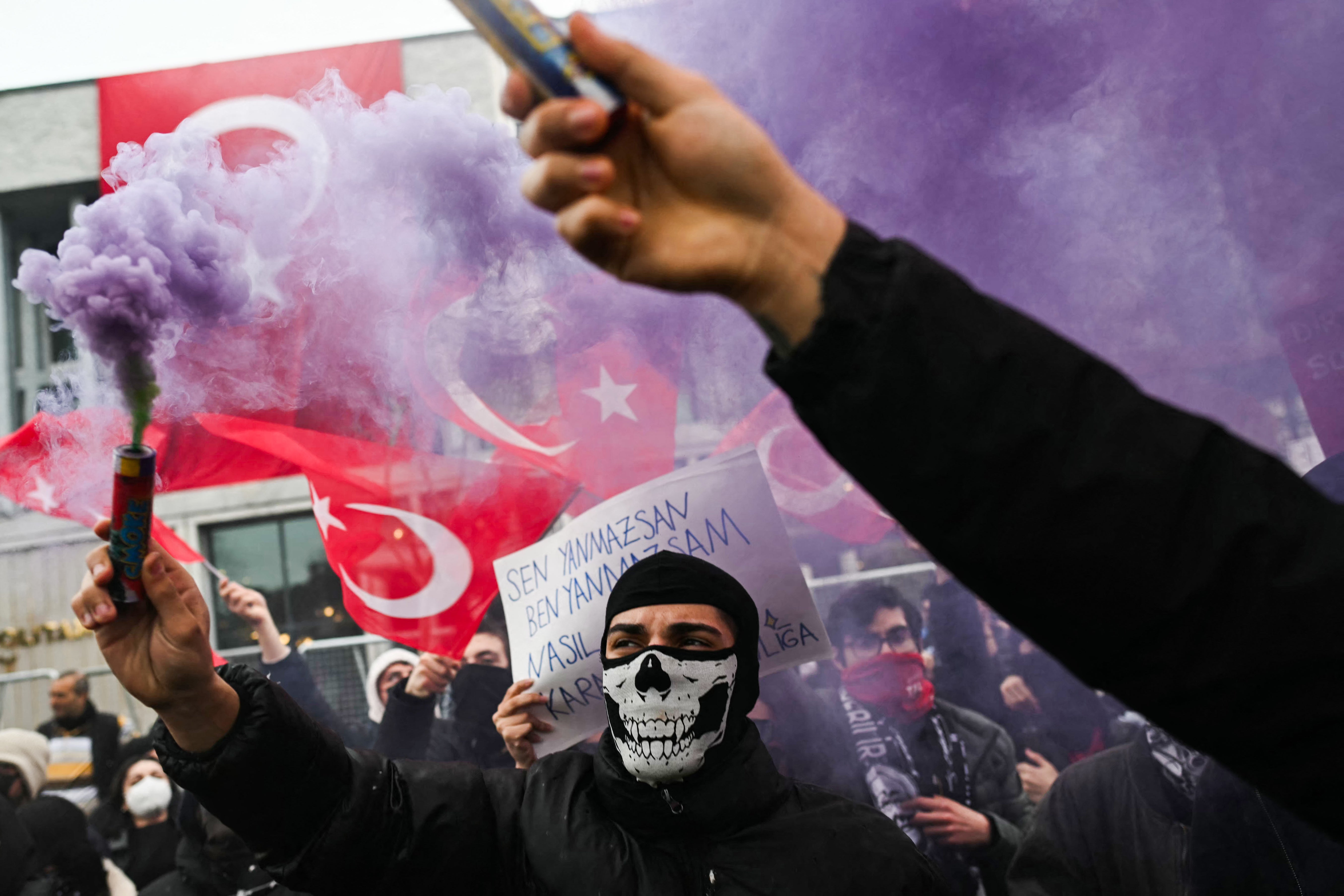 <p>Protestors take to the streets in support of Istanbul's arrested mayor Ekrem Imamoglu</p>