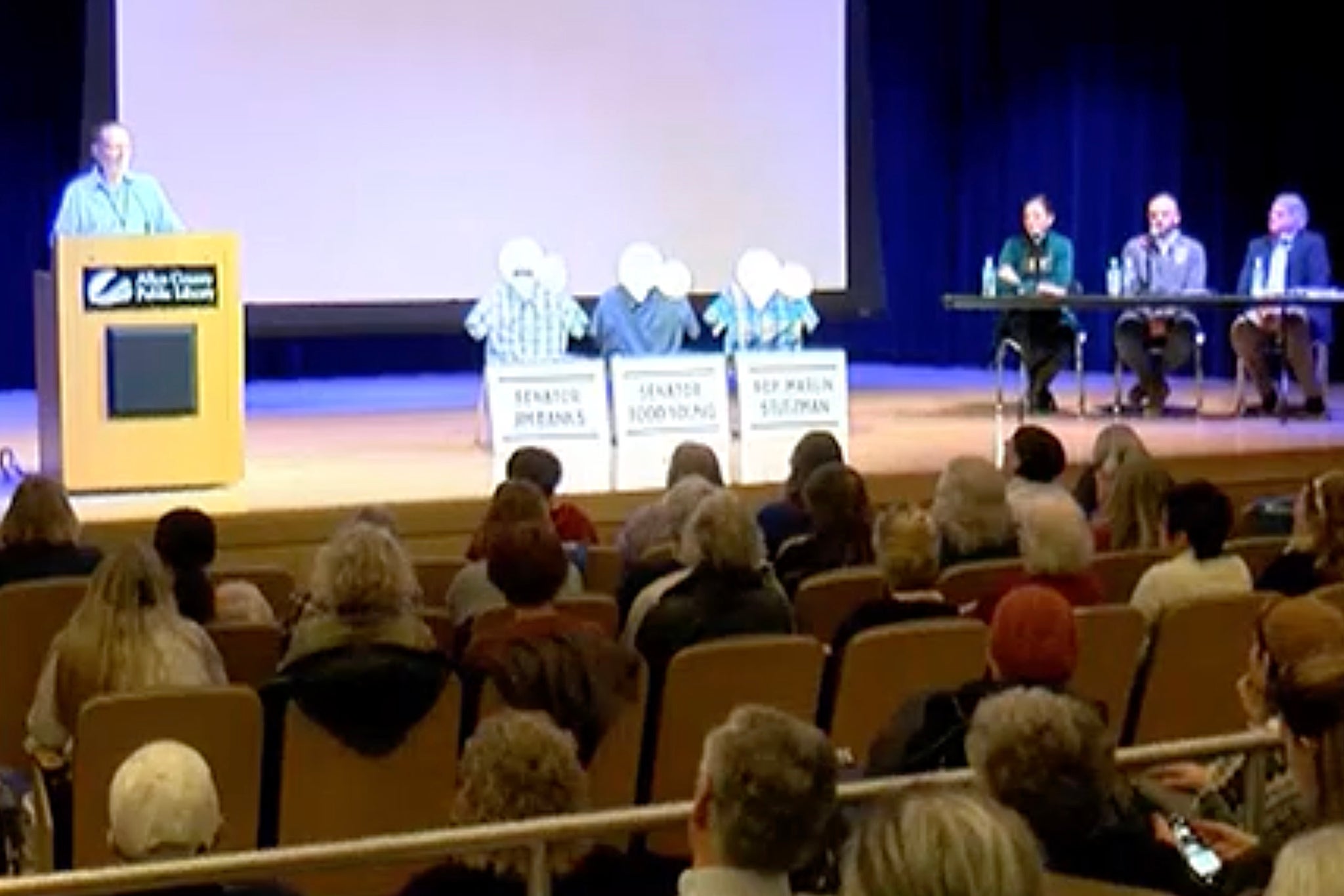 Hundreds show up for ‘empty chair’ town hall hosted by Indivisible Northeast Indiana