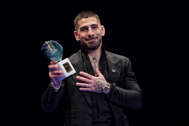 <p>UFC star Ilia Topuria receiving an award at the National Sports Gala ceremony in Spain</p>
