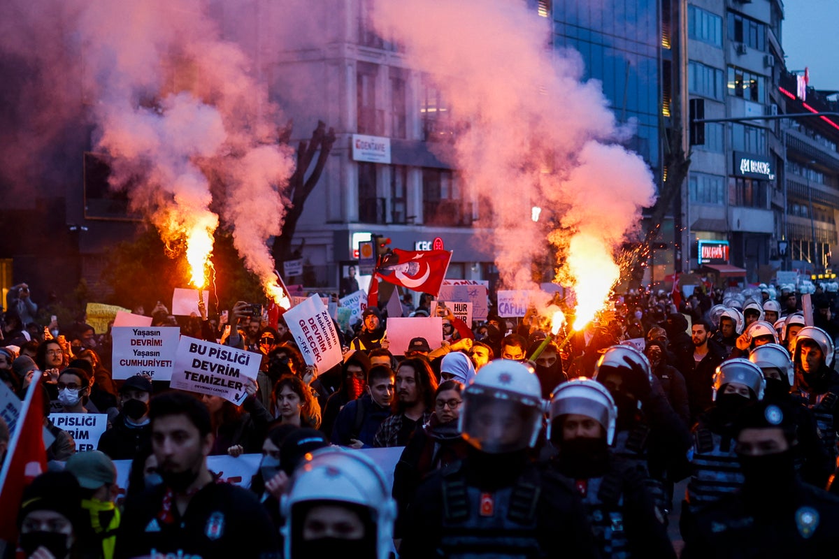 Is it safe to travel to Turkey during the Istanbul protests?