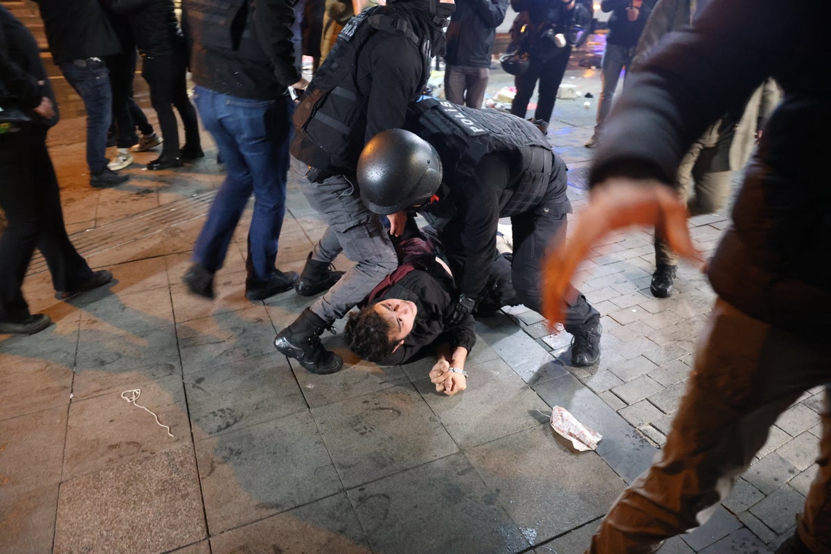 Students pepper sprayed, arrested as protests flare in Turkish capital