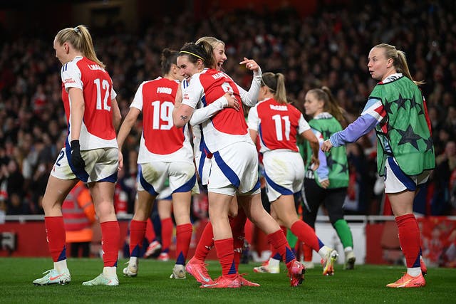 <p>Caldentey heads Arsenal level on aggregate </p>