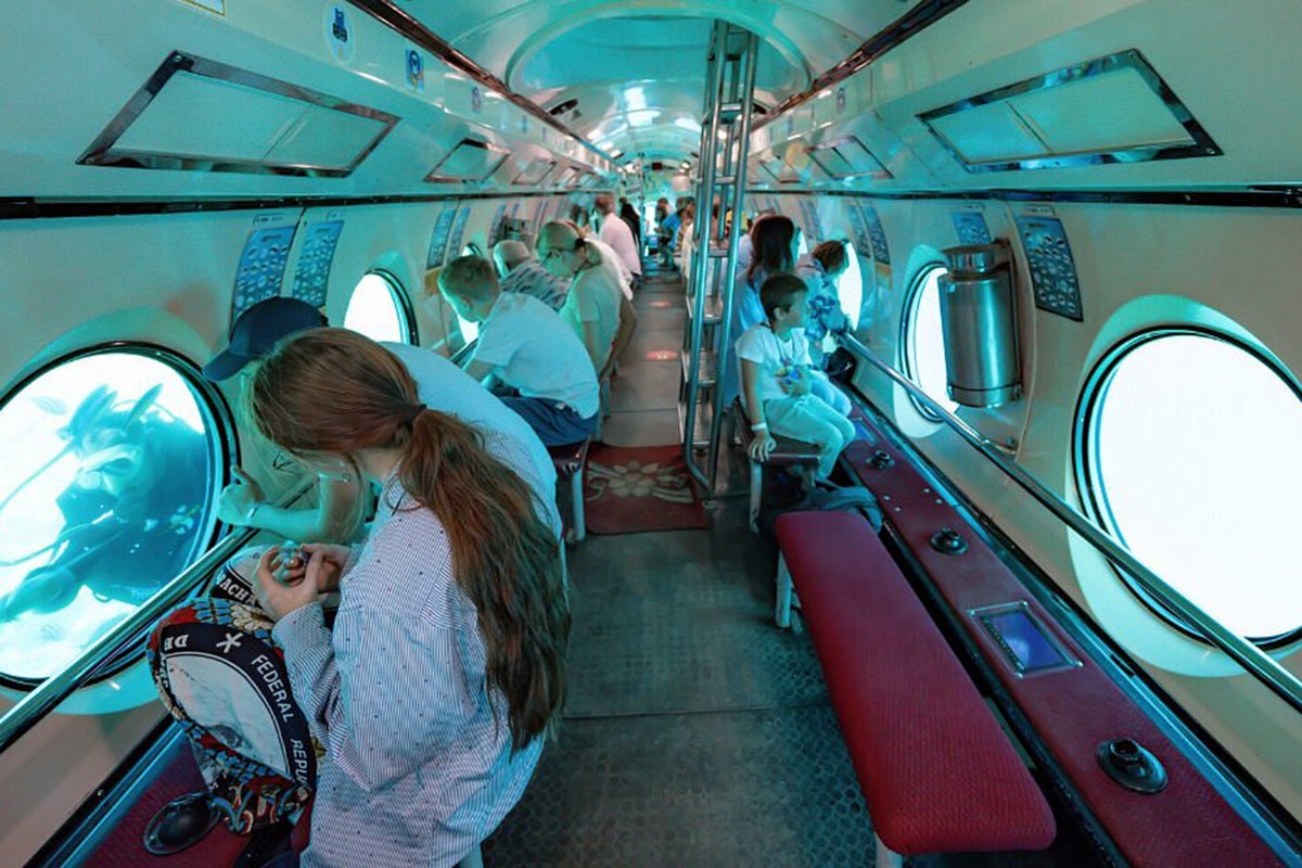 Egypt tourist submarine crew questioned over sinking that killed six including two children Egypt tourist submarine crew questioned over sinking that killed six including two children