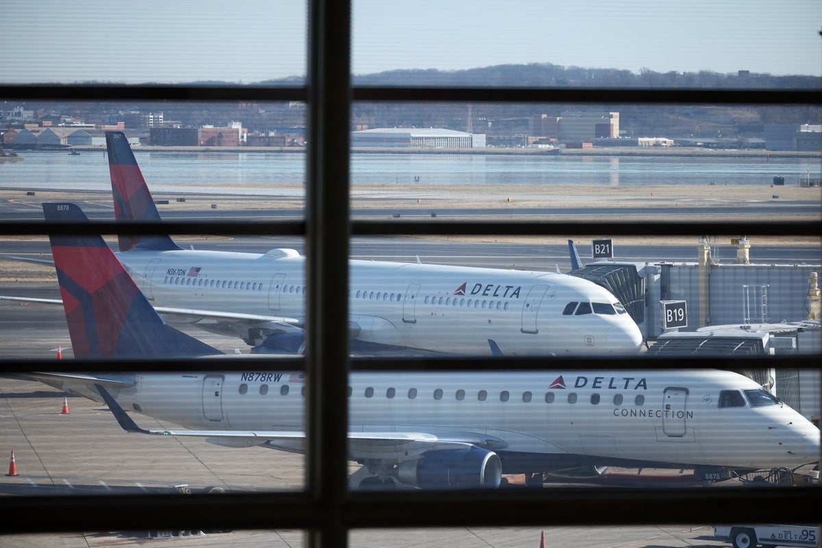 Passengers from Mexico stranded on Alabama tarmac for seven hours after diversion to airport with no customs staff