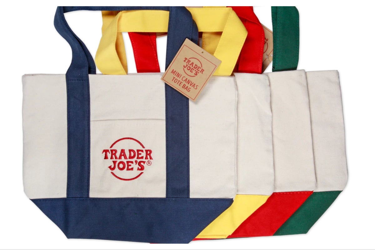 Viral Trader Joe’s tote bag sets Spring return — and in new colors Viral Trader Joe’s tote bag sets Spring return — and in new colors