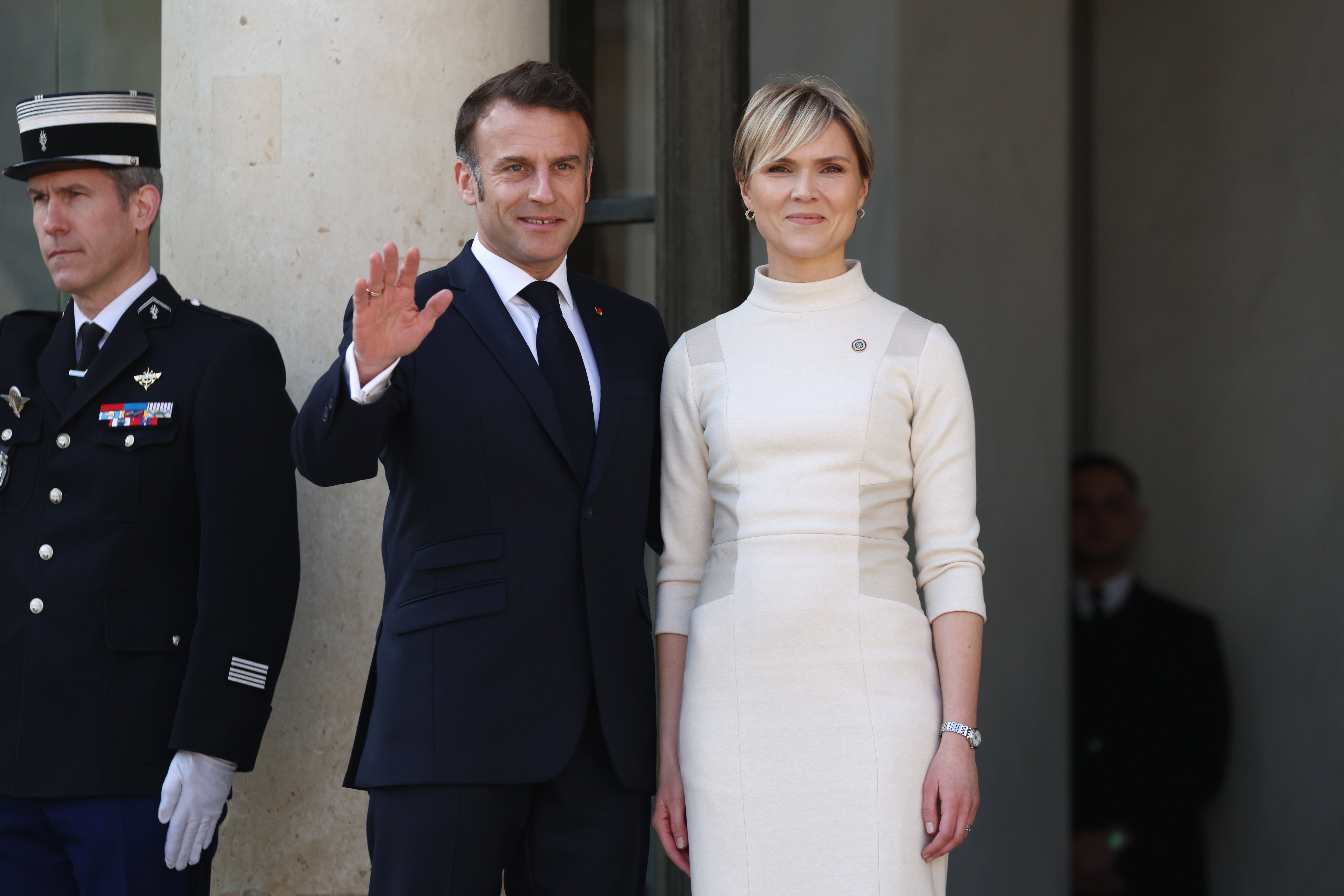 French President Emmanuel Macron with Iceland's Prime Minister Kristrun Frostadottir