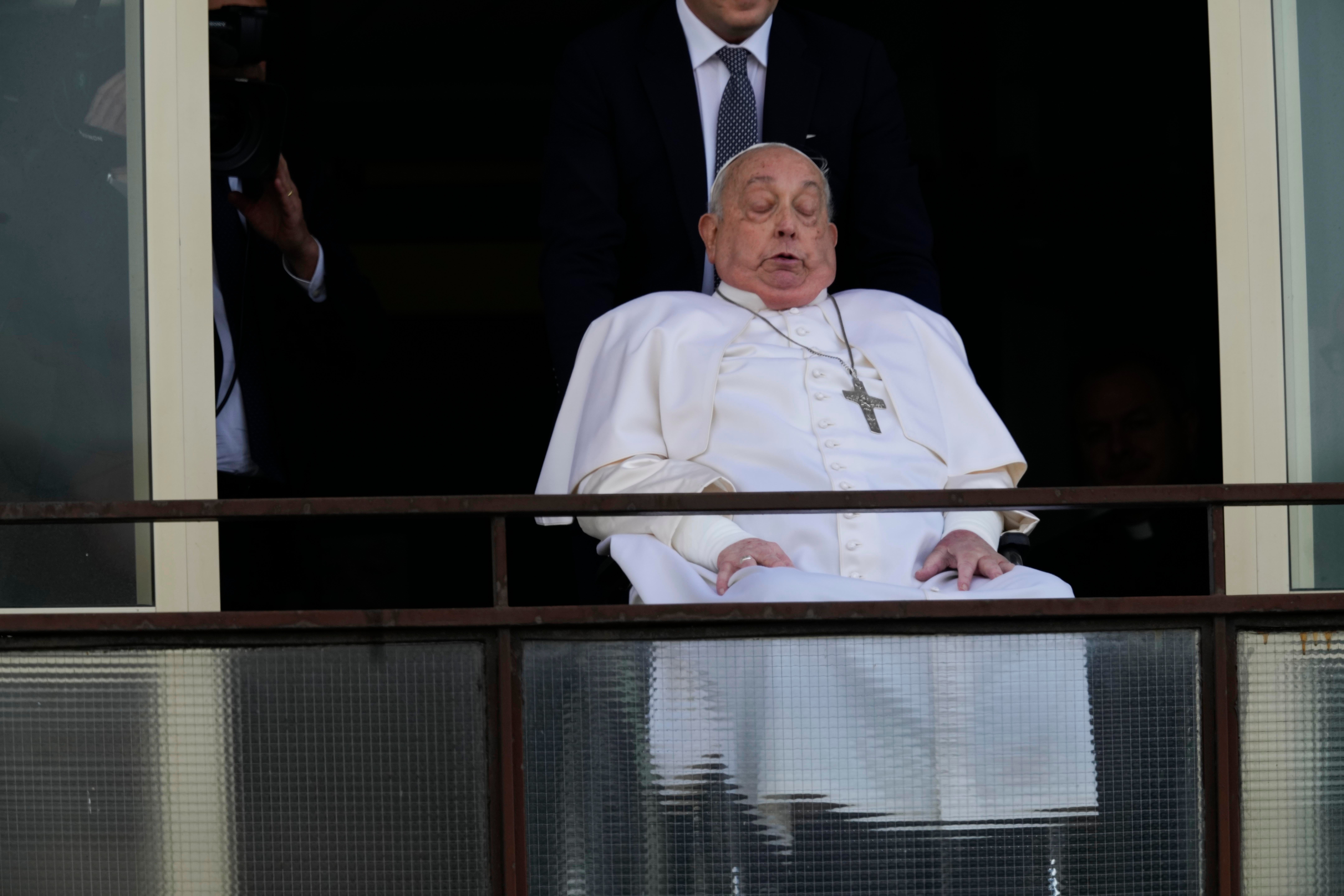 PAPA FRANCISCO FRAGILIDAD