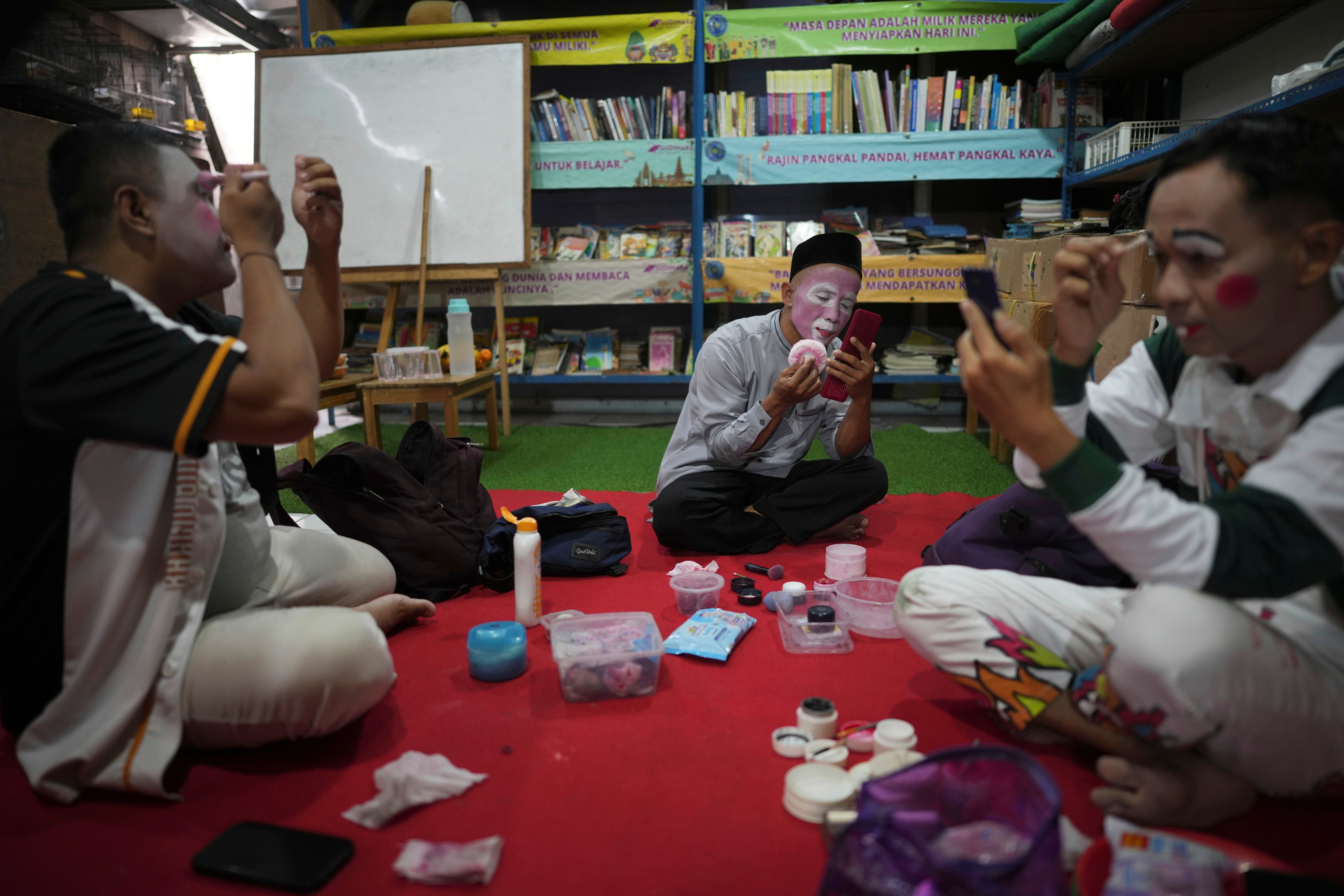 Indonesia Clown Photo Gallery