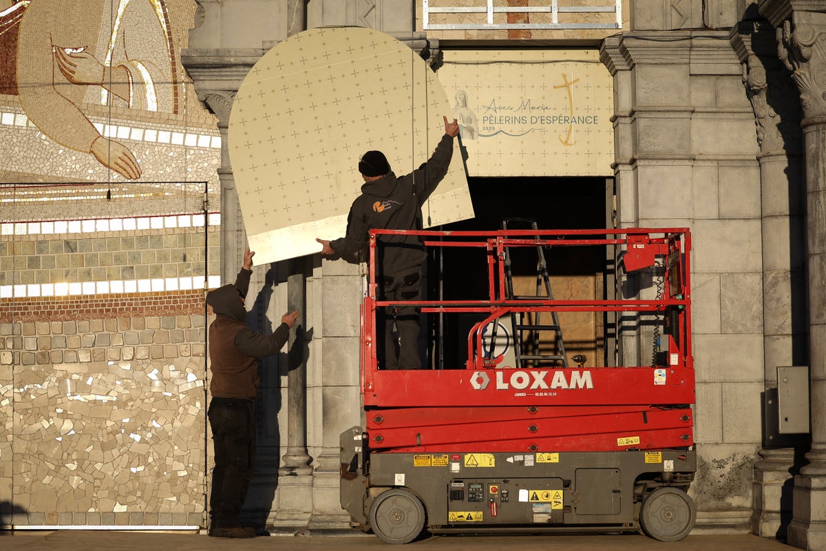 World-renowned church covers up artworks by priest accused of abuse World-renowned church covers up artworks by priest accused of abuse