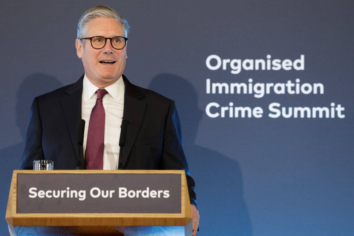 FTSE tumbles over fears Trump will impose crippling tariffs on Britain ...