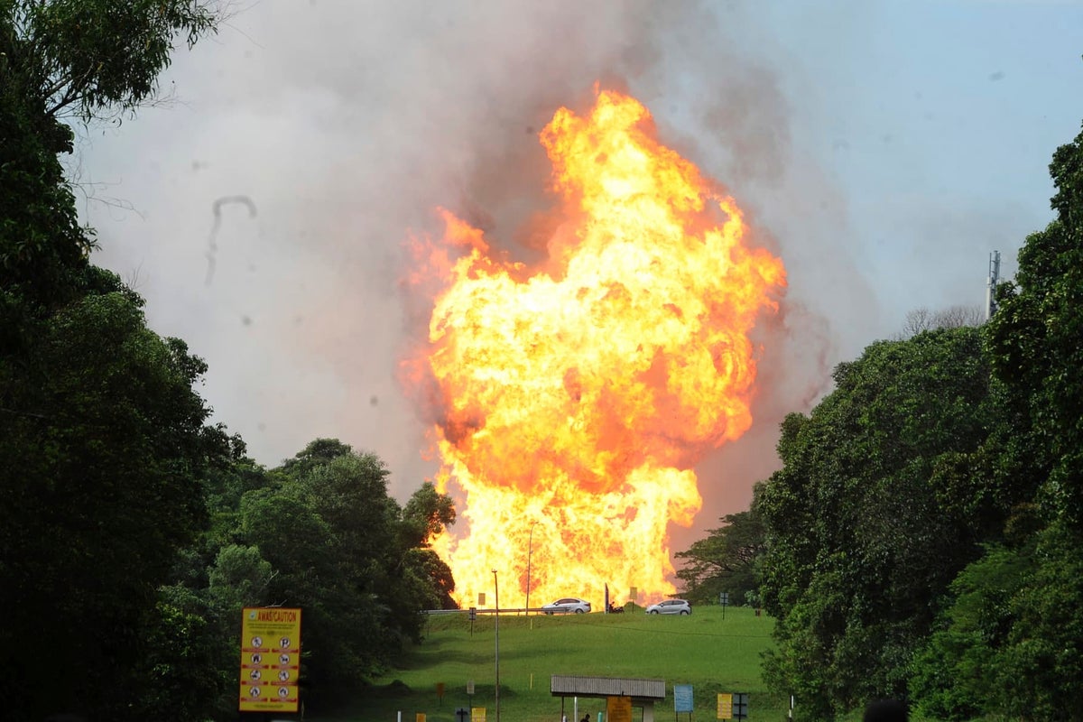 在爆裂石油公司气管爆裂后，至少有63人住院
