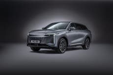 Omoda’s flagship plug-in hybrid goes 93 miles on electric power