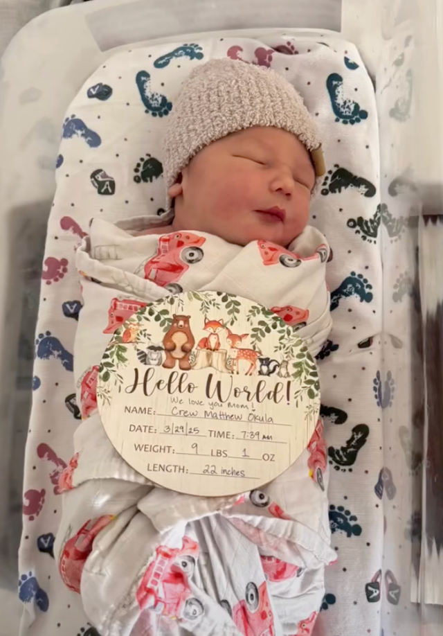 Nursing influencer Hailey Okula dies during childbirth after suffering(02)