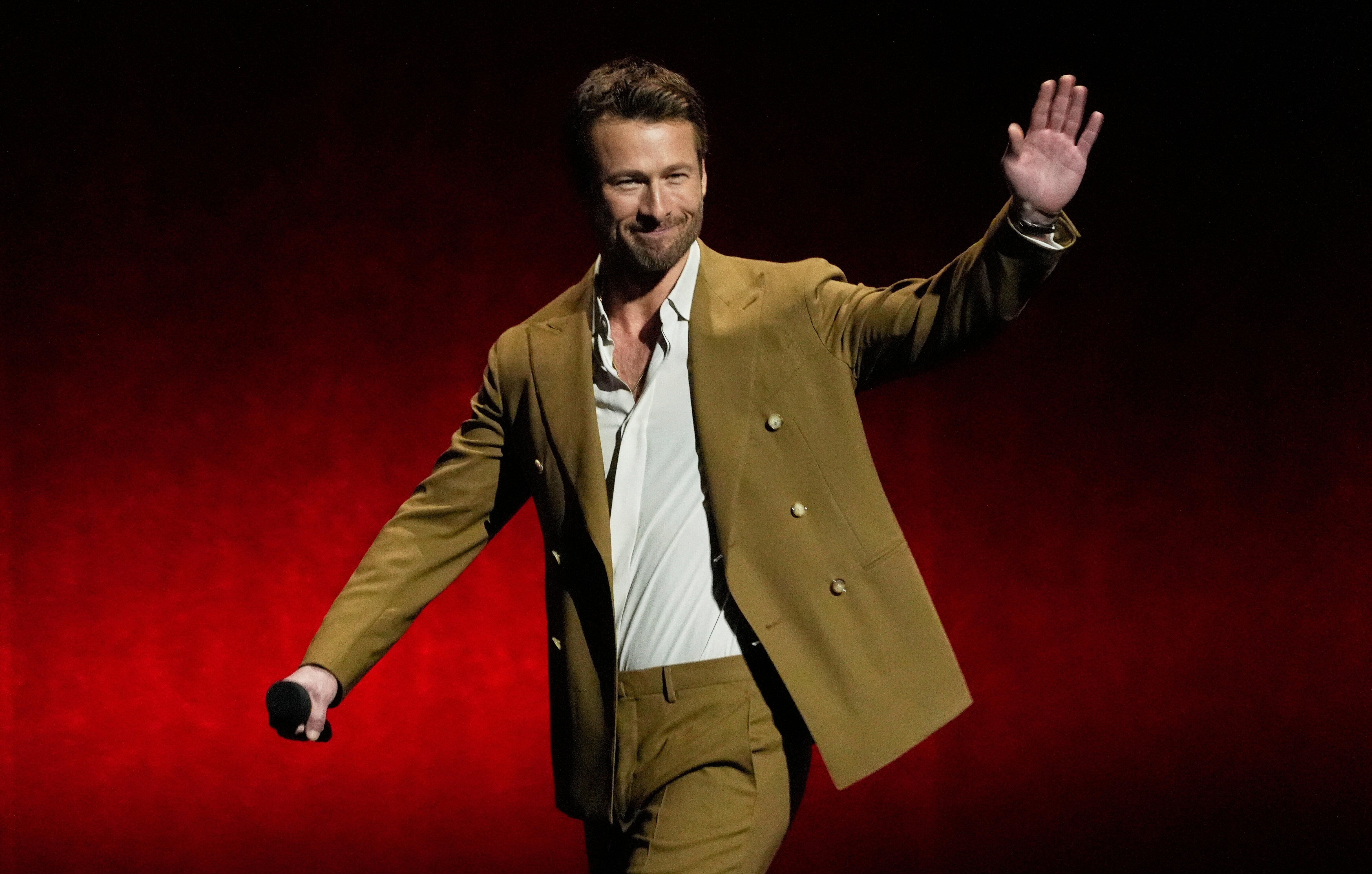 <p>The actor says he’s a fan of this celebrity’s work, but ‘not a fan of their choices</p>