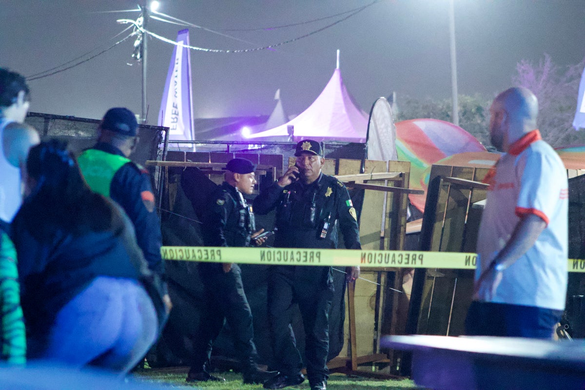 Mexico City’s AXE Ceremonia music festival suspended after crane accident leaves two dead Mexico City’s AXE Ceremonia music festival suspended after crane accident leaves two dead