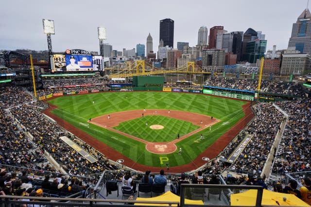YANKEES PIRATAS