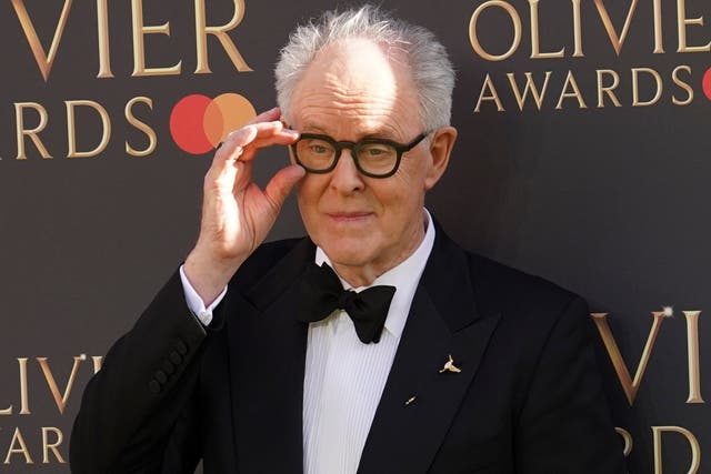 <p>PREMIOS-OLIVIER</p>
