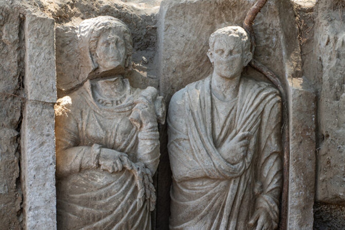 Breakthrough in mystery of life-size sculptures discovered in Pompeii tomb Breakthrough in mystery of life-size sculptures discovered in Pompeii tomb