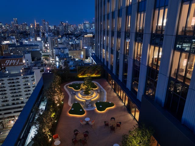<p>The sky garden at OMO5 Tokyo Gotanda</p>