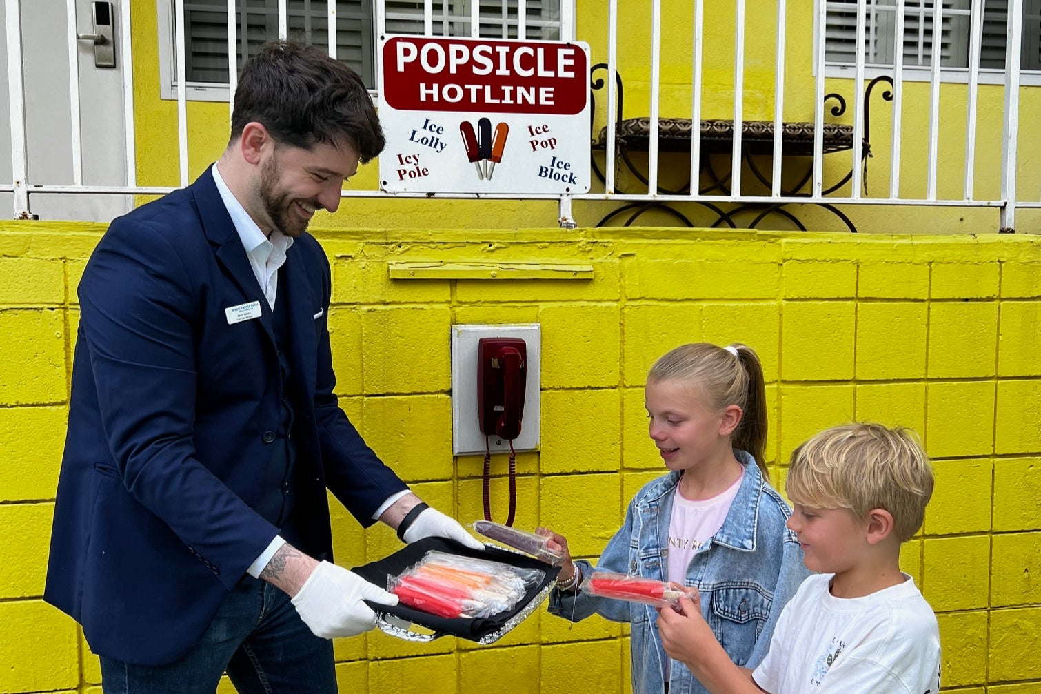 A supply of complimentary ice cream via the Popsicle Hotline will keep your kids supplied with cool snacks in the LA sun