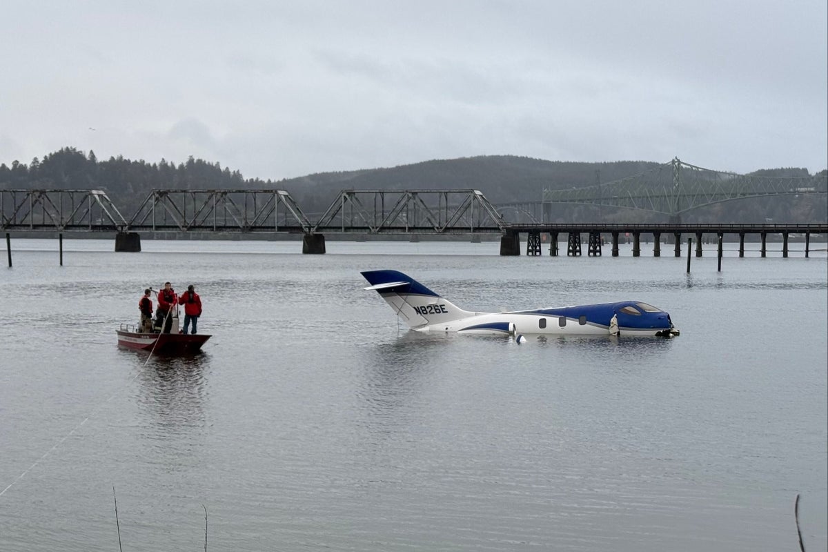 Private jet crashes into water after skidding off Oregon airport runway