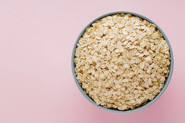 <p>Beta-glucan fibre molecules are found in oats</p>