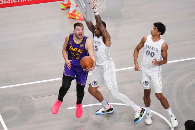 LAKERS-MAVERICKS
