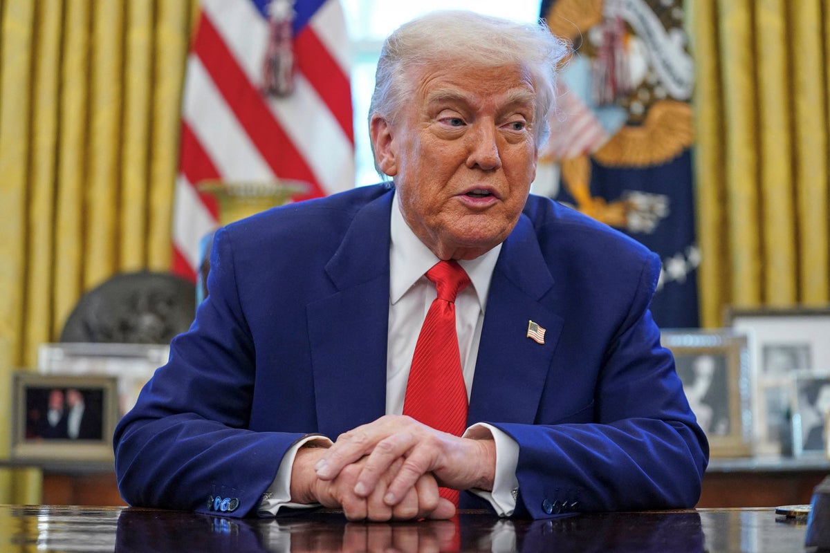 Inside the Oval Office where phone calls during Fox News commercials and desperate world leaders changed Trump’s mind Inside the Oval Office where phone calls during Fox News commercials and desperate world leaders changed Trump’s mind