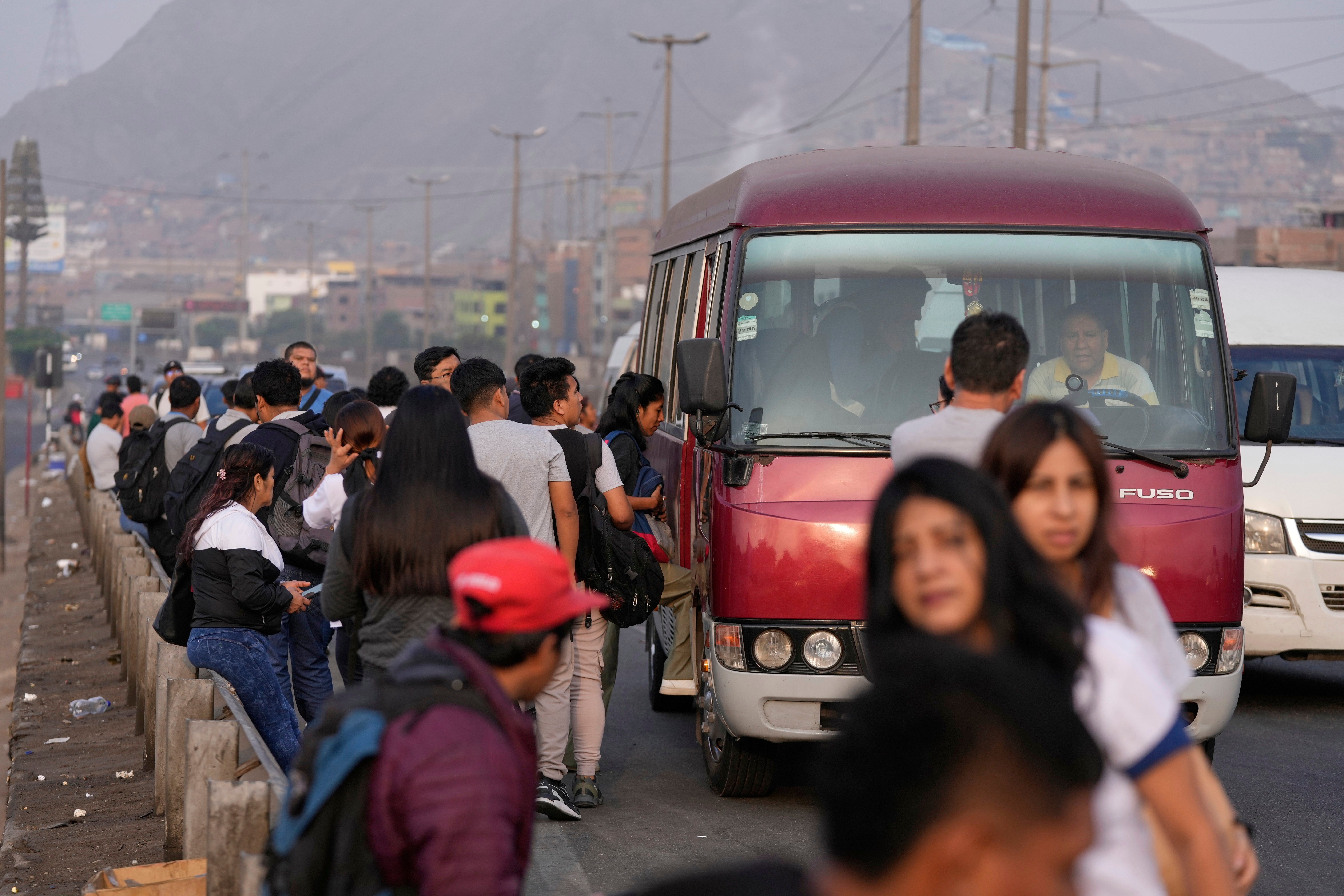 PERÚ-TRANSPORTE HUELGA
