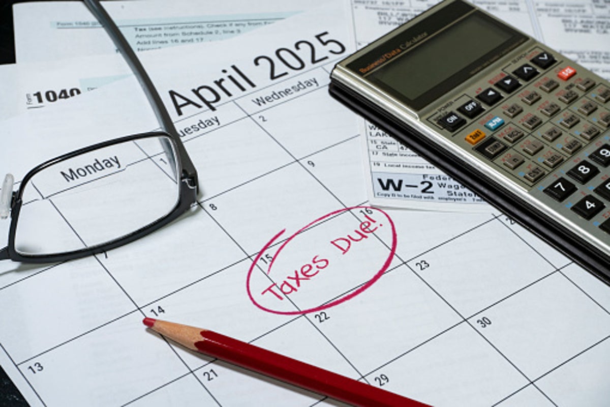 Tax Day 2025: All of the restaurants offering free food or discounts 