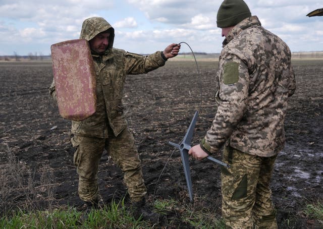 <p>Servicemen of the 68th Oleksa Dovbush Separate Jaeger Brigade of the Armed Forces of Ukraine set up Starlink satellite internet system, amid Russia's attack on Ukraine, near the frontline town of Pokrovsk in Donetsk region, Ukraine April 10, 2025. REUTERS/Inna Varenytsia</p>