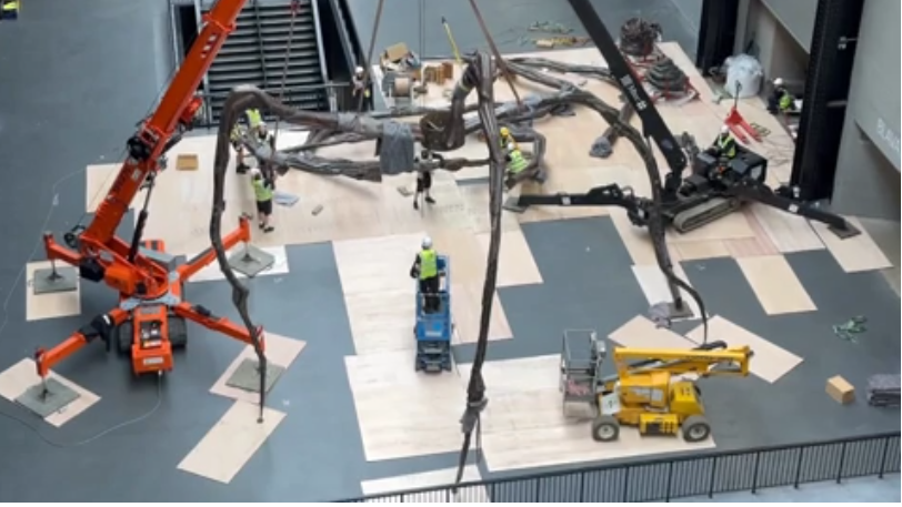 <p>Maman sculpture is being reinstalled in the Tate Modern to celebrate the gallery's 25th anniversary</p>