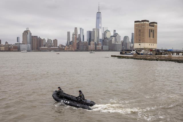 AMN-GEN NUEVA YORK-HELICÓPTERO ESTRELLADO