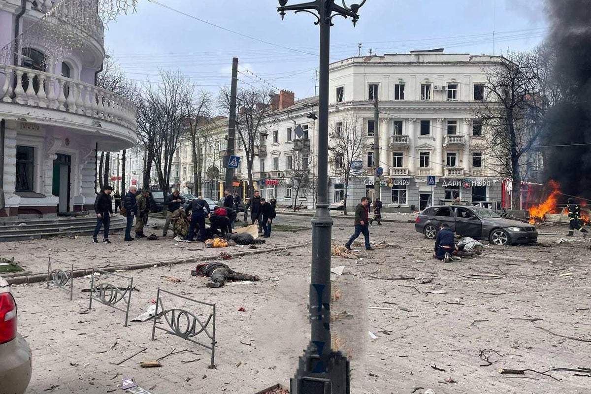 More than 20 people killed in Russian missile attack on Ukrainian city of Sumy