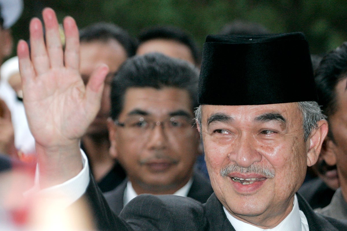 Former Malaysian leader Abdullah Ahmad Badawi, who extended political freedoms, dies at 85